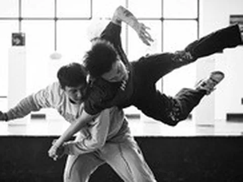 John Huy Trần trở lại với múa sau 4 năm chống trầm cảm