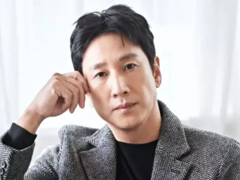 Cha của Lee Sun Kyun qua đời, sau 3 tháng con trai mất