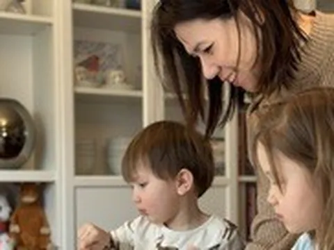 Hiền Ekeroth: Thuyết phục các thư viện tổ chức đọc sách tiếng Việt là vì… ghen tị