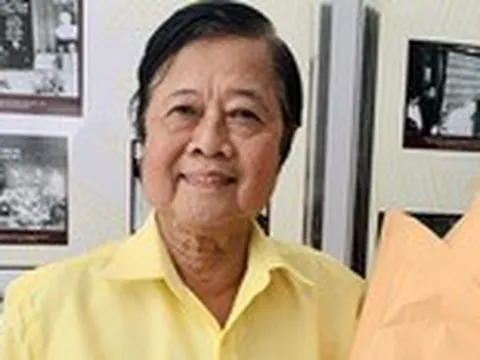 Nhạc sĩ Nguyễn Văn Hiên tặng ca khúc viết về Bác Tôn cho Bảo tàng Tôn Đức Thắng