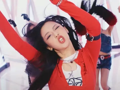 'Em gái BlackPink' nghèo nàn ý tưởng