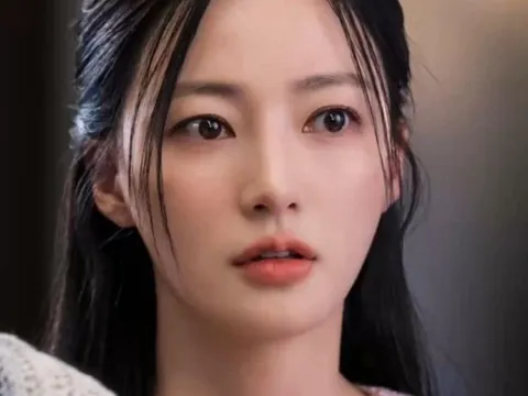 Tiểu tam 'Cô đi mà lấy chồng tôi' bị tố tát bạn học 90 phút