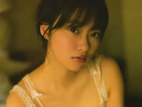 Số phận nữ ca sĩ dính bê bối tình dục với fan