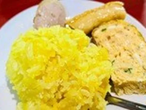 Người quê choa vẫn ngủ ngon lành sau khi chén đĩa xôi Vinh