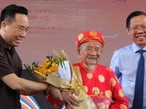 Nhà nghiên cứu 104 tuổi Nguyễn Đình Tư là đại sứ văn hóa đọc trọn đời