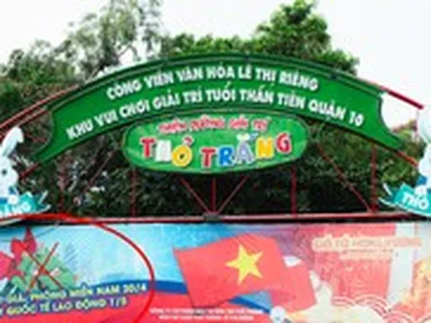 Băng rôn gây tranh cãi ở công viên Lê Thị Riêng bị dỡ