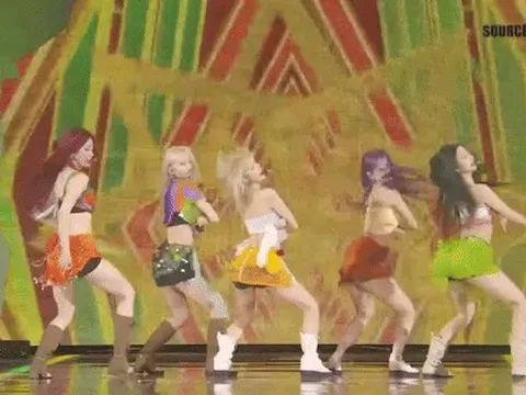 Nhóm nữ hát live tệ hại khiến người Hàn xấu hổ: Họ gọi đây là ca sĩ sao?