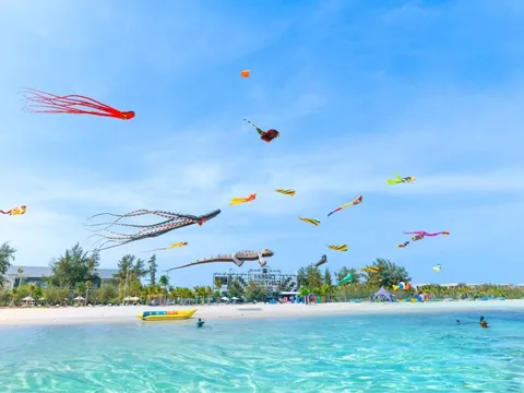 Hồ Tràm: Đón lễ 30/4 cùng loạt sao ‘khủng’ tại Charm Fantasea 2024