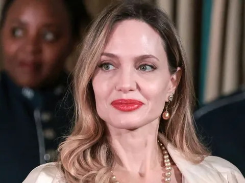 Angelina Jolie chỉ trích Brad Pitt