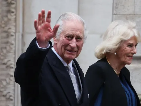 Động thái của Hoàng gia Anh về thông tin Vua Charles yếu