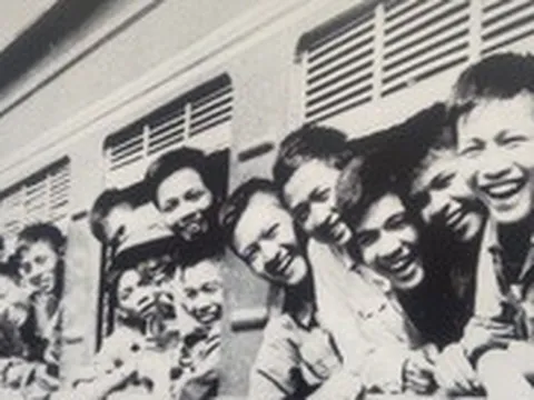 Có những đoàn binh đi máy bay, tàu hỏa vào Nam tham gia Chiến dịch Hồ Chí Minh