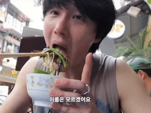 Video khám phá đồ ăn phố cổ Hà Nội của tài tử Hàn