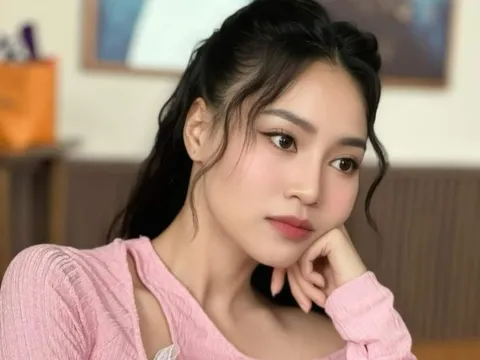 Ninh Dương Lan Ngọc tạm rời showbiz