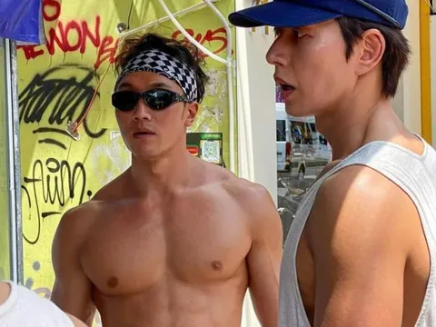 Nhóm tài tử Hàn Quốc cởi trần trên đường phố Nha Trang, khoe cơ bắp cuồn cuộn