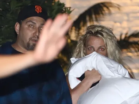 Thực hư vụ ẩu đả giữa Britney Spears và bạn trai ở khách sạn