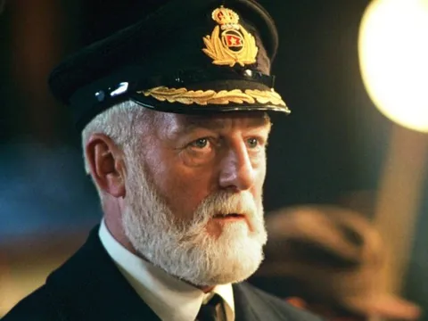 Tài tử 'Titanic' và 'Chúa tể những chiếc nhẫn' qua đời