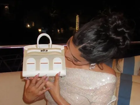 Chiếc túi xa xỉ hơn 8 tỷ đồng khiến hai phụ nữ Việt cãi nhau trên mạng