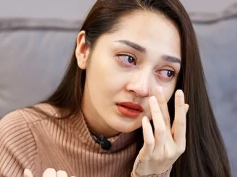 Showbiz 6/5: Bảo Anh sinh con lúc khủng hoảng