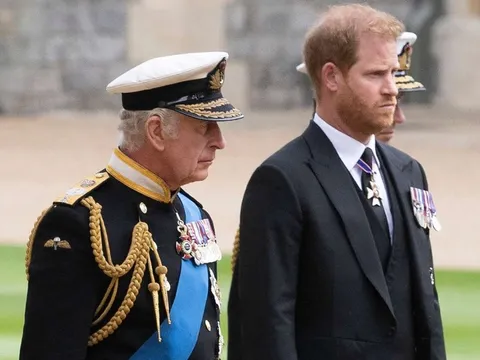 Vua Charles từ chối gặp Harry