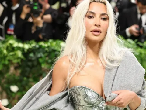 Vòng eo khiến cả thế giới sốc