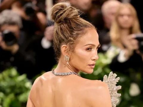 Tại sao lại khỏa thân đến Met Gala?