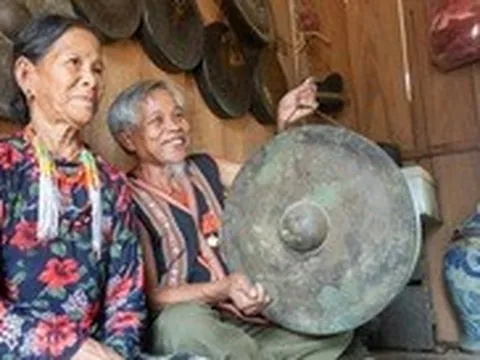 Giữ linh hồn cồng chiêng phía núi Trường Sơn