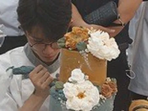 Tiếp quản tiệm gia đình, chàng trai Củ Chi rơi nước mắt nhận huy chương vàng làm bánh