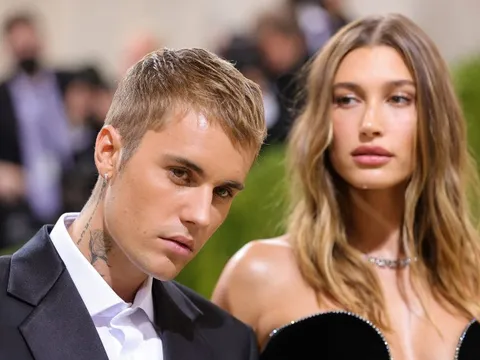 Mạng xã hội rung chuyển trước tin vợ Justin Bieber mang thai