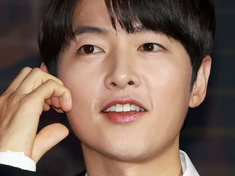 Song Joong Ki bị mỉa mai