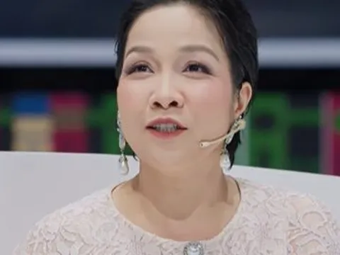 Showbiz 10/5: Mỹ Linh kể kỷ niệm xin MC Lại Văn Sâm lên hát