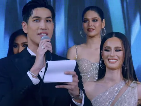 Khoảnh khắc thí sinh nhìn lén kết quả ở chung kết hoa hậu gây sốt