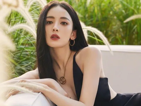 Cổ Lực Na Trát bị chê là người đẹp não ngắn