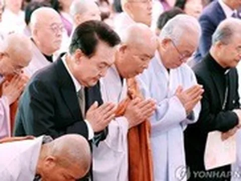 Tổng thống Hàn Quốc dự lễ Phật đản, nói luôn nhớ lời Phật dạy, điều hành công tâm