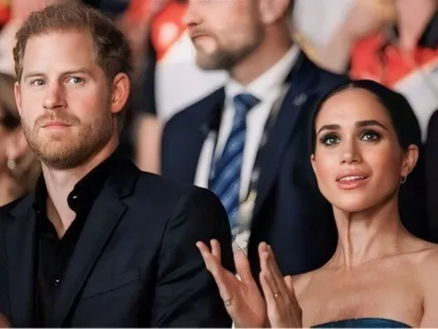 Ồn ào sai phạm của Harry - Meghan Markle