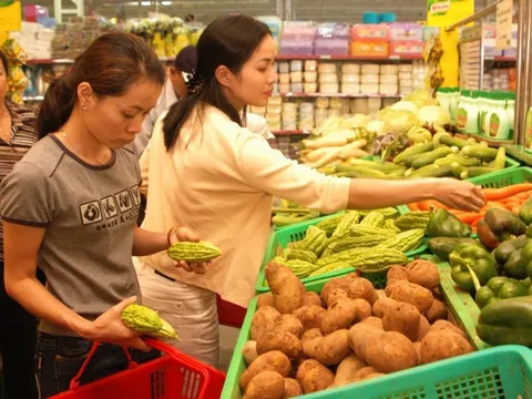 Thực phẩm bẩn bủa vây người tiêu dùng: Cần chế tài đủ mạnh