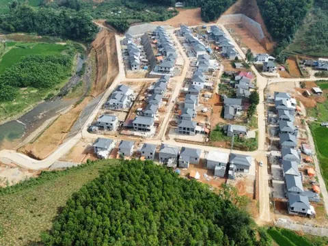 Khu tái định cư như khu du lịch sinh thái trên đồi cao