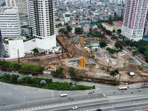 Cận cảnh khu 'đất vàng' 3 mặt tiền ở Hà Nội được đổi chủ sau nhiều năm bỏ hoang