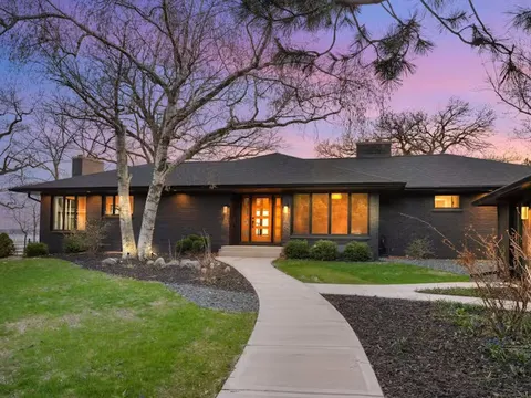 Cải tạo biệt thự cổ ven biển thành kiệt tác