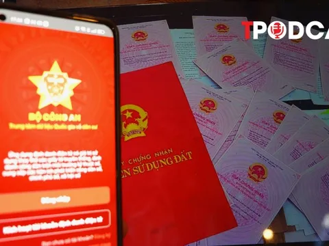 Giấy tờ điện tử tích hợp trên tài khoản VNeID có phải công chứng hợp đồng nhà đất ?