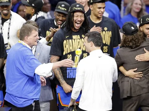 Ngôi sao gốc Việt làm nên lịch sử với chức vô địch NBA