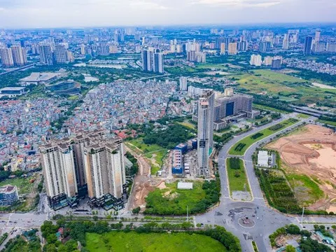 Giá nhà đất 'đua nhau' tăng, người mua lãnh đủ