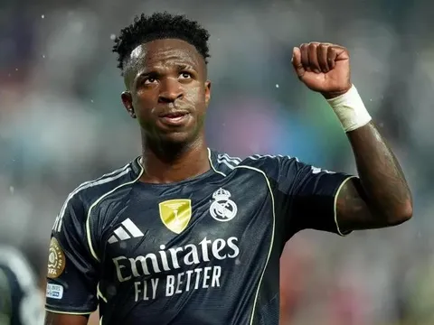 HIGHLIGHTS Real Madrid 3-0 Salzburg: 'Kền kền trắng' bay cao