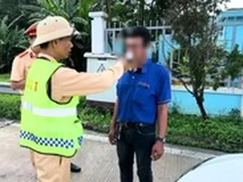 Tài xế chở 45 khách từ TP.HCM đi du lịch, bị phát hiện nồng độ cồn vượt khung