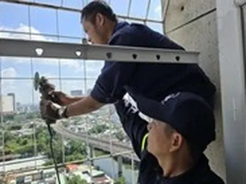 Nhiều cư dân chung cư ở TP.HCM tháo 'chuồng cọp', mở lối thoát nạn sau vụ cháy cư xá Độc Lập