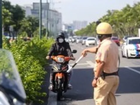 Xe máy lấn làn trên đường Phạm Văn Đồng: Sẽ tăng phạt nguội từ hình ảnh của người dân, báo chí