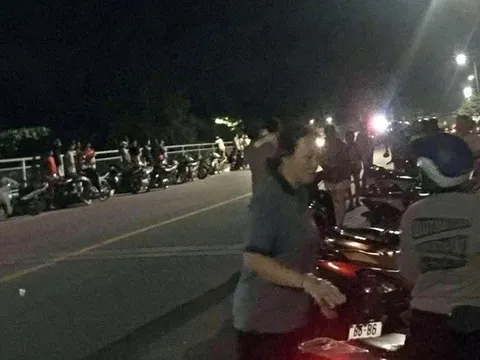 Nhảy cầu giữa đêm, thanh niên bơi vào bờ trong khi lực lượng cứu hộ vất vả tìm kiếm