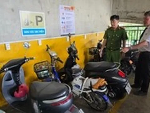 Ngành điện cảnh báo những rủi ro khi sạc xe điện