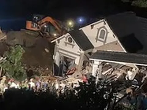 Sạt lở đất trong đêm sập đổ nhà dân ở Lào Cai, hai mẹ con chết