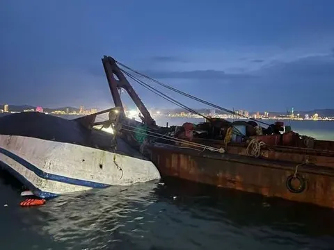 Vụ lật tàu trên vịnh Hạ Long: Đã vớt được 5 thi thể