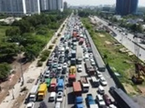 Kẹt xe do sửa đường